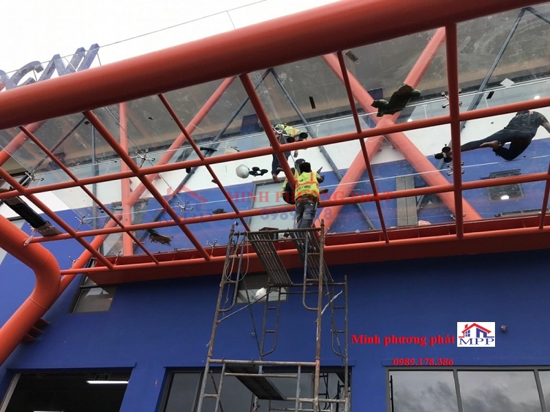 kính cường lực mái  đón CANOPI Nhơn Trạchch