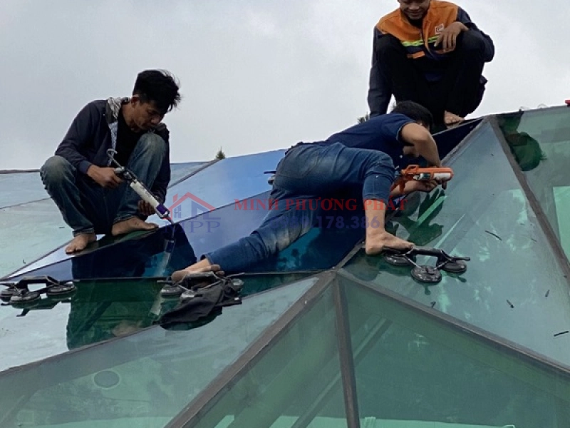 Lắp kính ghép nhà phố Trảng Bom